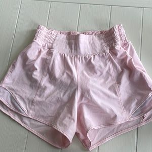 Lululemon Hotty Hot High-Rise short